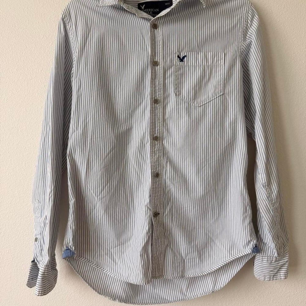 American Eagle white + blue striped button-up shirt Size S